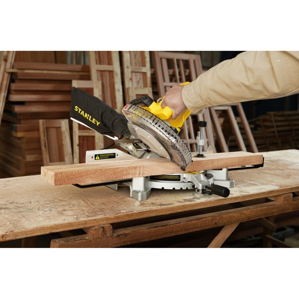 เครื่องเลื่อยองศา 10 นิ้ว STANLEY SM161S-B1 1,800 วัตต์