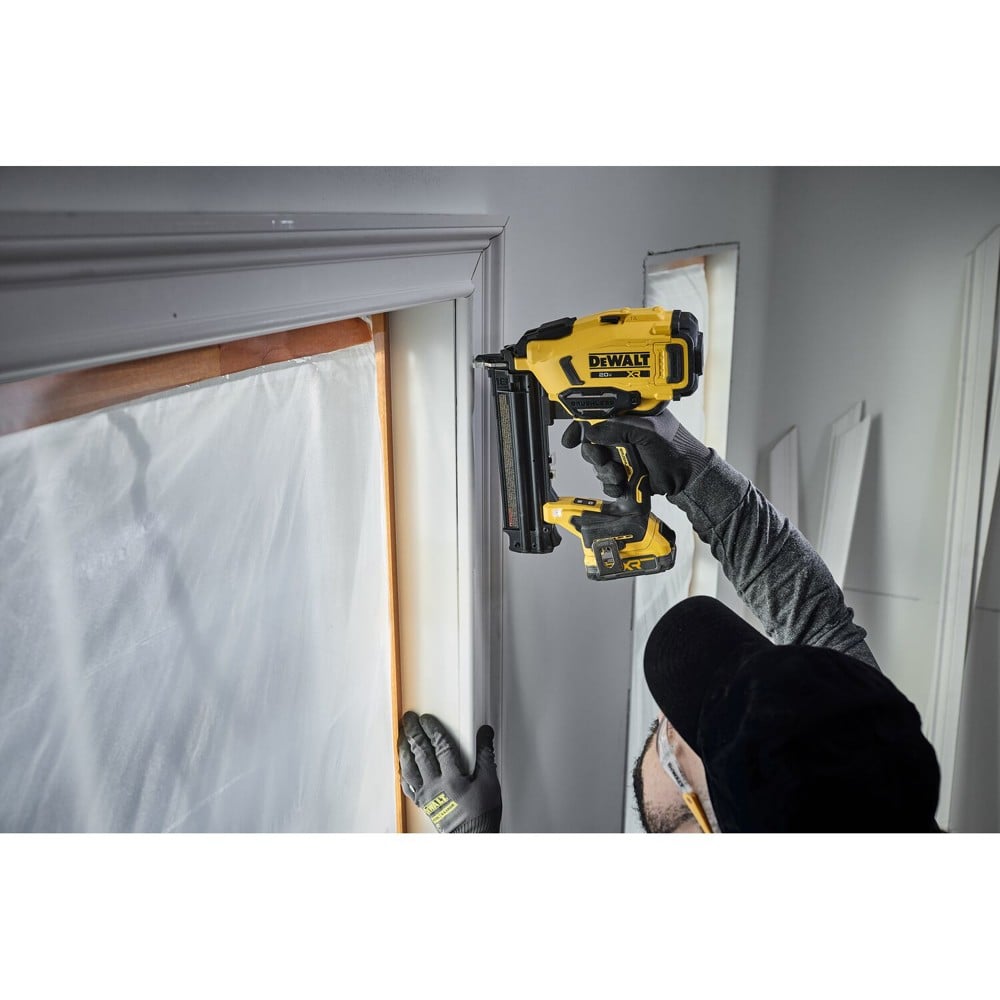 เครื่องยิงตะปูไร้สาย DEWALT DCN210B 18 โวลต์ (สูงสุด 20 โวลต์)