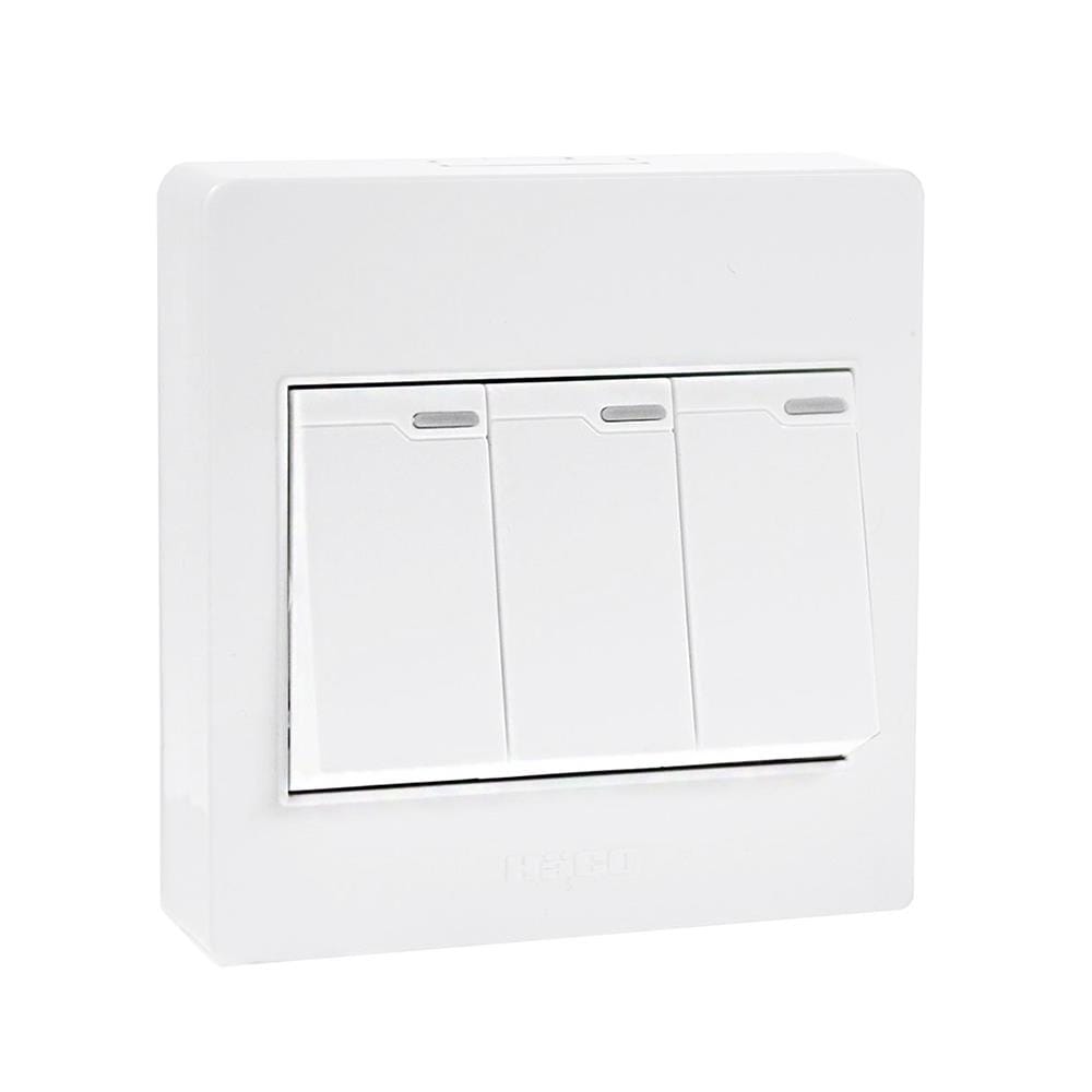 ชุดสวิตช์ 1 ทาง 3 ช่อง HACO M3N-S31 สีขาว