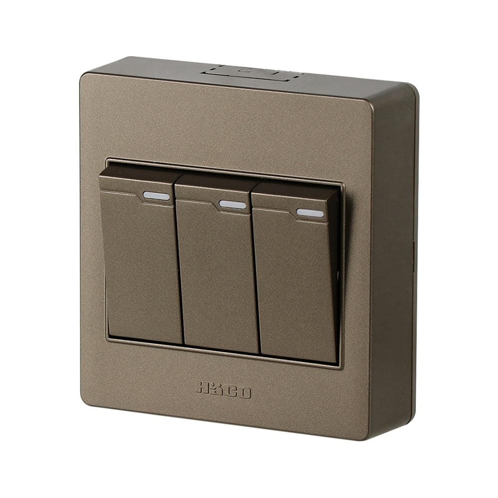 ชุดสวิตช์ 1 ทาง 3 ช่อง HACO M3N-S31-CC สีน้ำตาลดำ