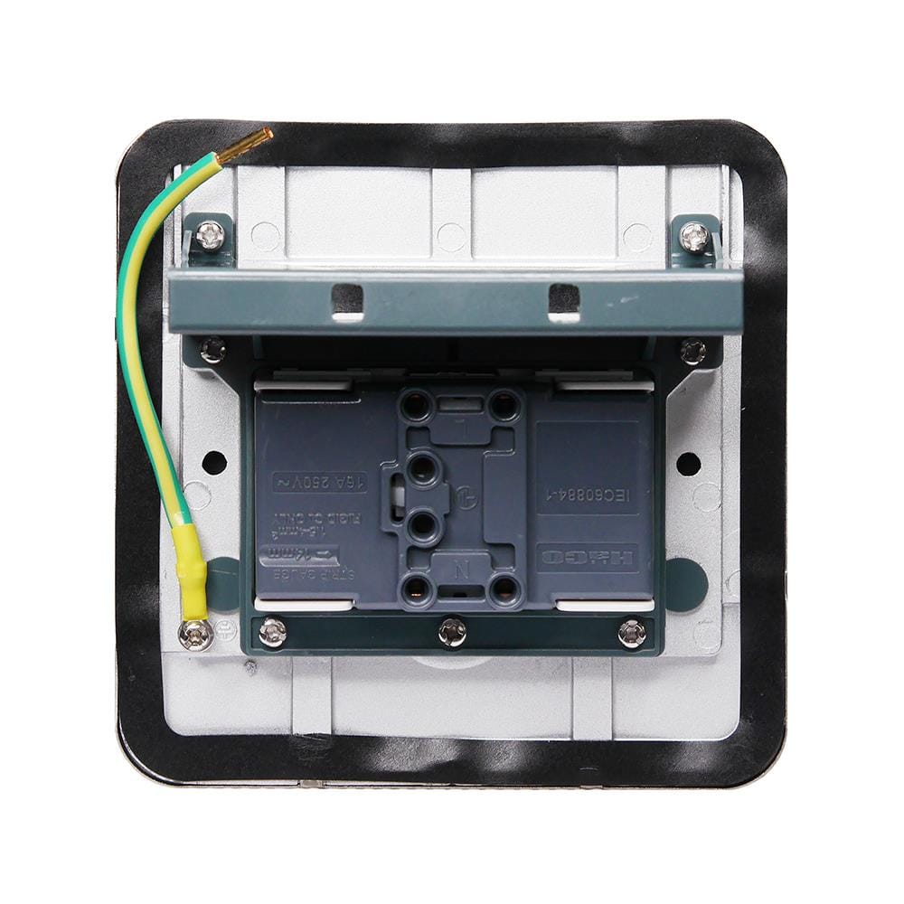 ชุดเต้ารับฝังพื้นสเตนเลส HACO HSI-15SW/PE2 สีเงิน