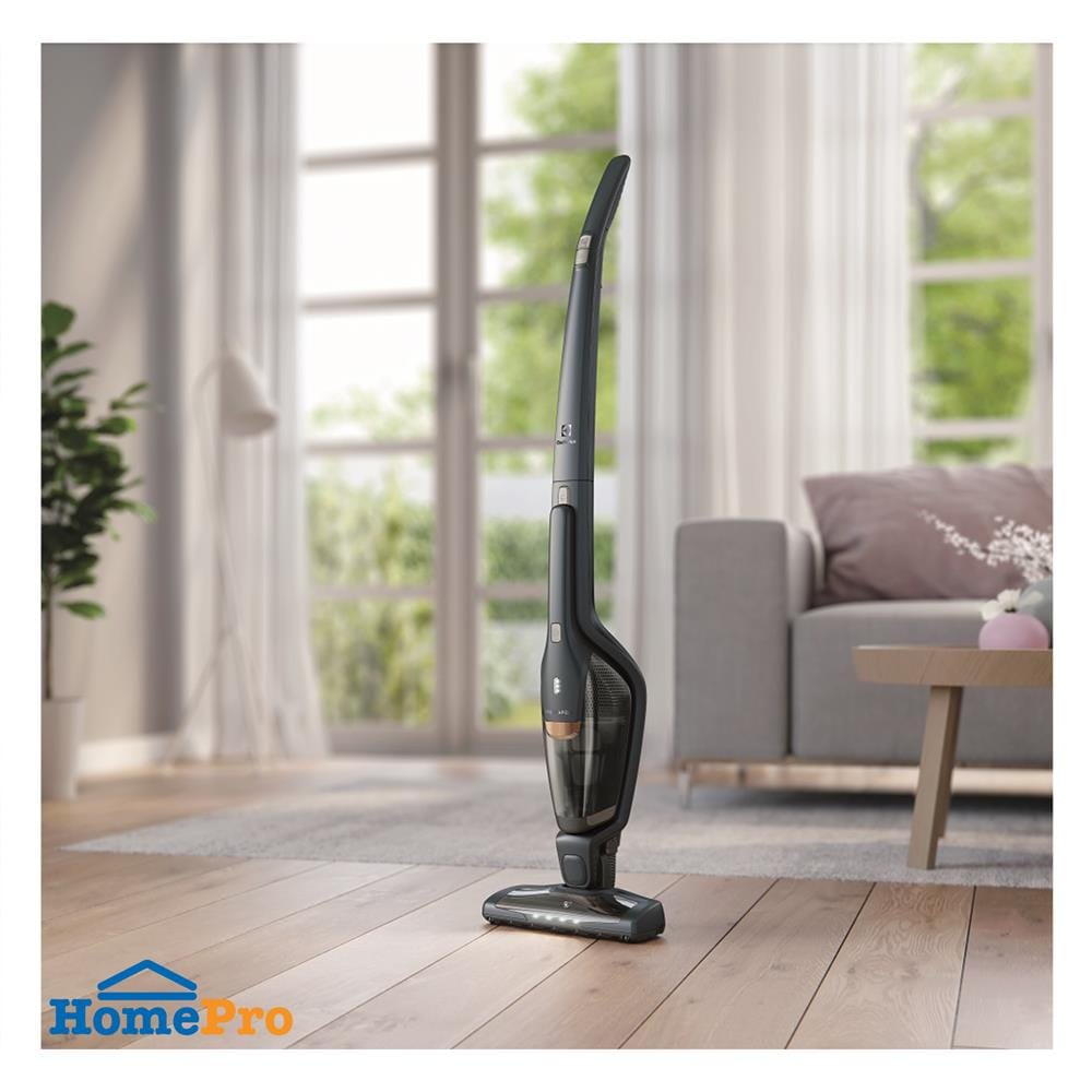 เครื่องดูดฝุ่นแบบด้าม ELECTROLUX ZB3515ST