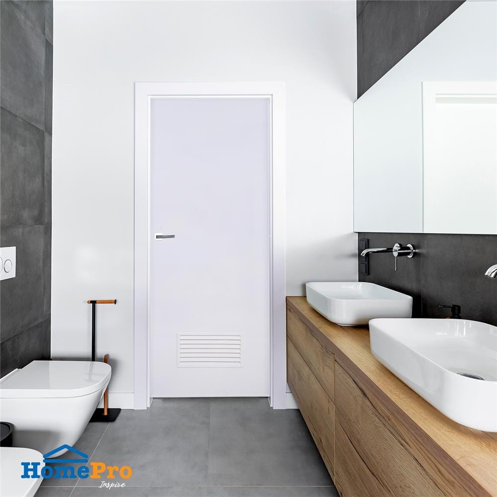 ชุดประตูห้องน้ำพร้อมวงกบ PVC AZLE AZ-P2 เกล็ดล่าง UV 70X200 ซม. สีขาว