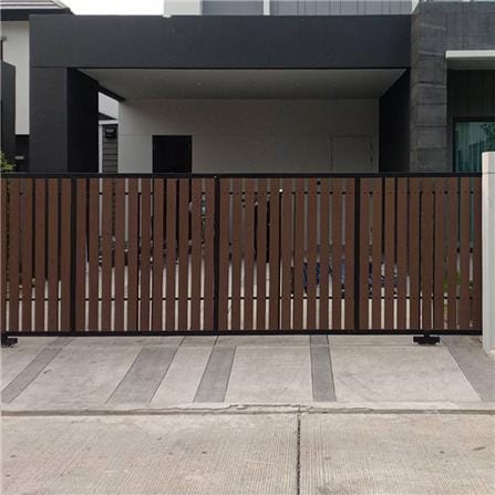 ไม้ระแนง WPC แบบตัน WATSADUNIYOM 9.0x1.3x300 ซม. สีน้ำตาลช็อกโกแลต_1