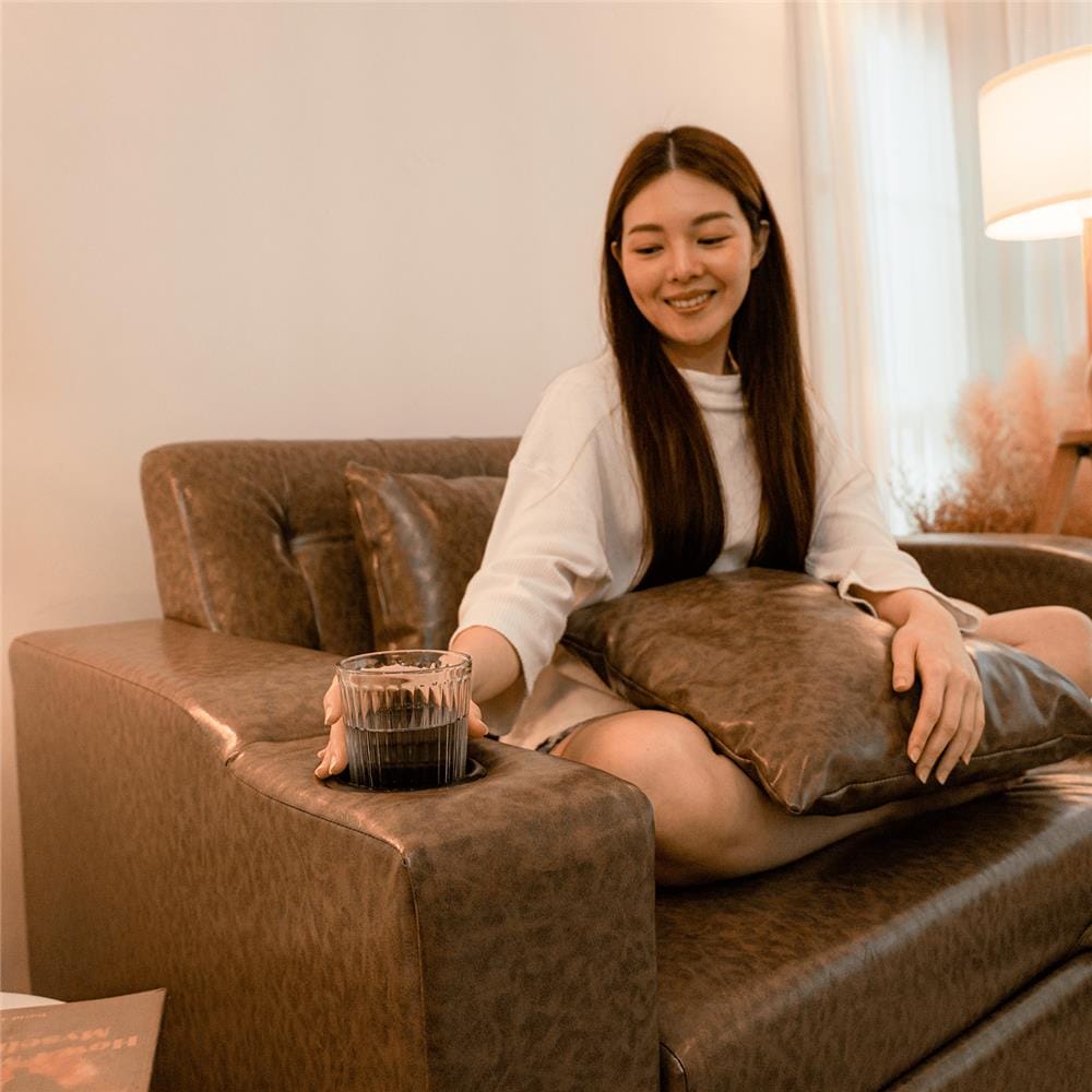 โซฟาเบด CCR FURNITURE รุ่น HOLLYWOOD (ฮอลลีวูด) ขนาด 156 cm. หนัง PREMIUM PU สีน้ำตาล (PQ003-12) พร้อมที่วางแก้วน้ำ_5