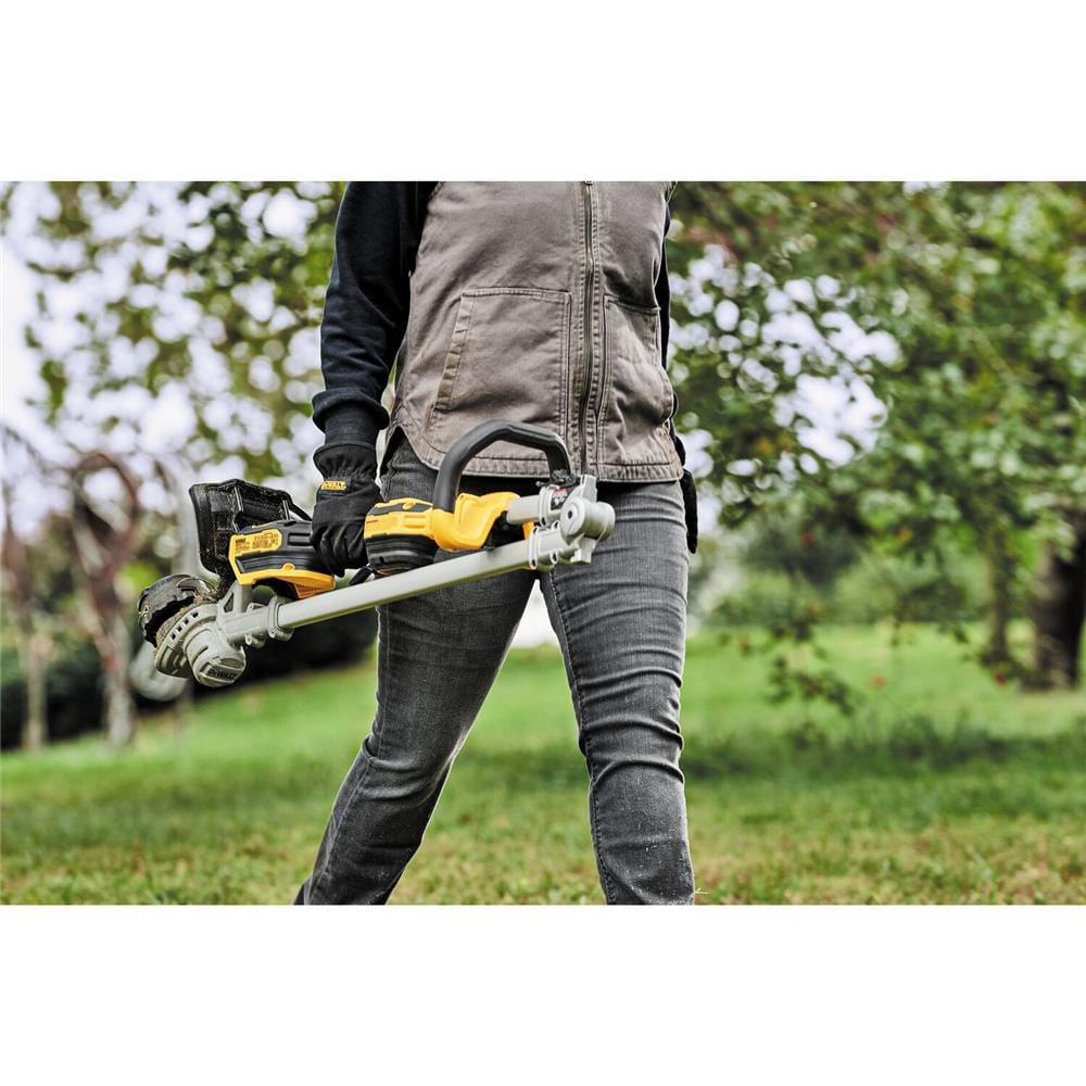 เครื่องเล็มหญ้าไร้สาย (พร้อมแบตเตอรี่) DEWALT DCMST561P1 18 โวลต์ 5.0AH