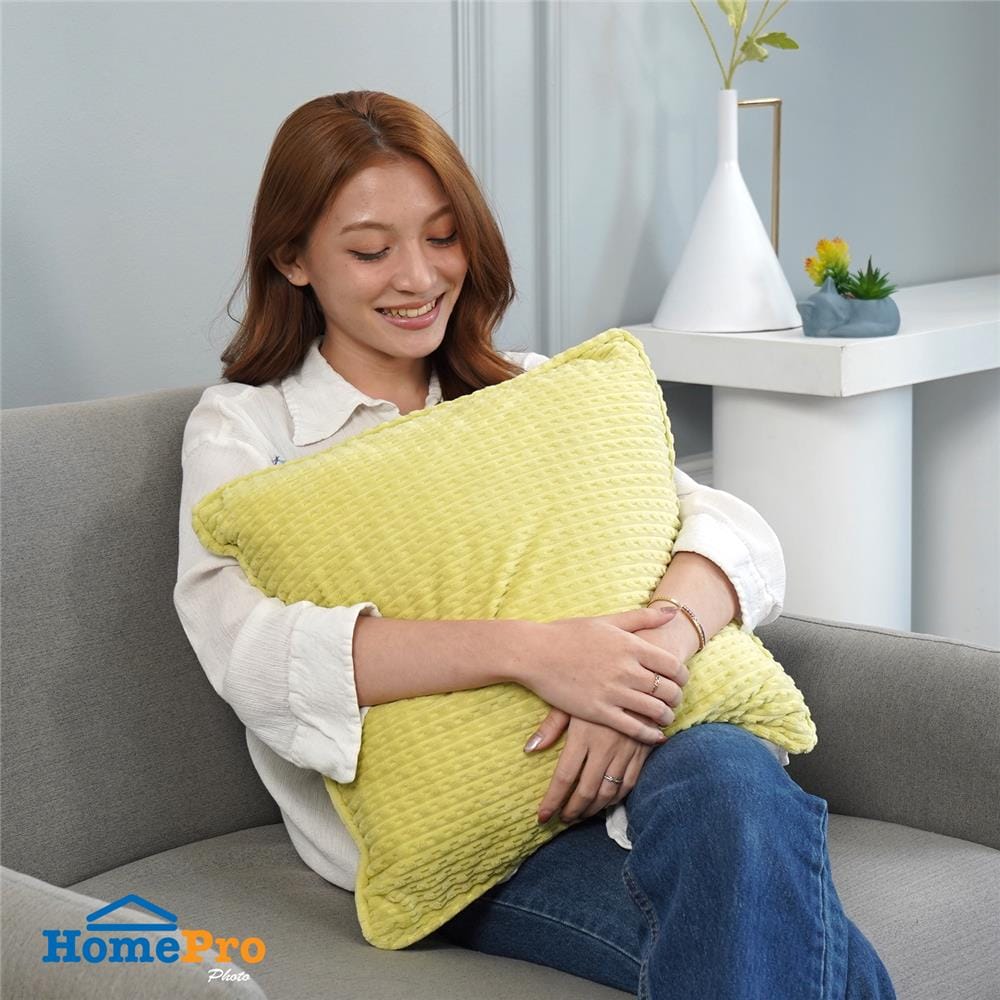 หมอนอิง HOME LIVING STYLE JOLIE 18X18 นิ้ว สีเขียว