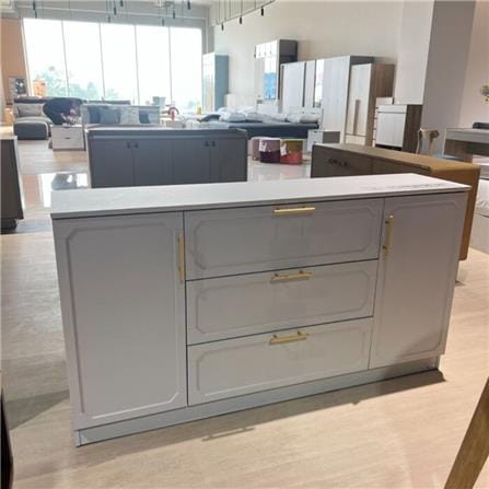 ตู้เตี้ยบานผสม SB FURNITURE QUINN 19239999 150 ซม. สีเทา_5