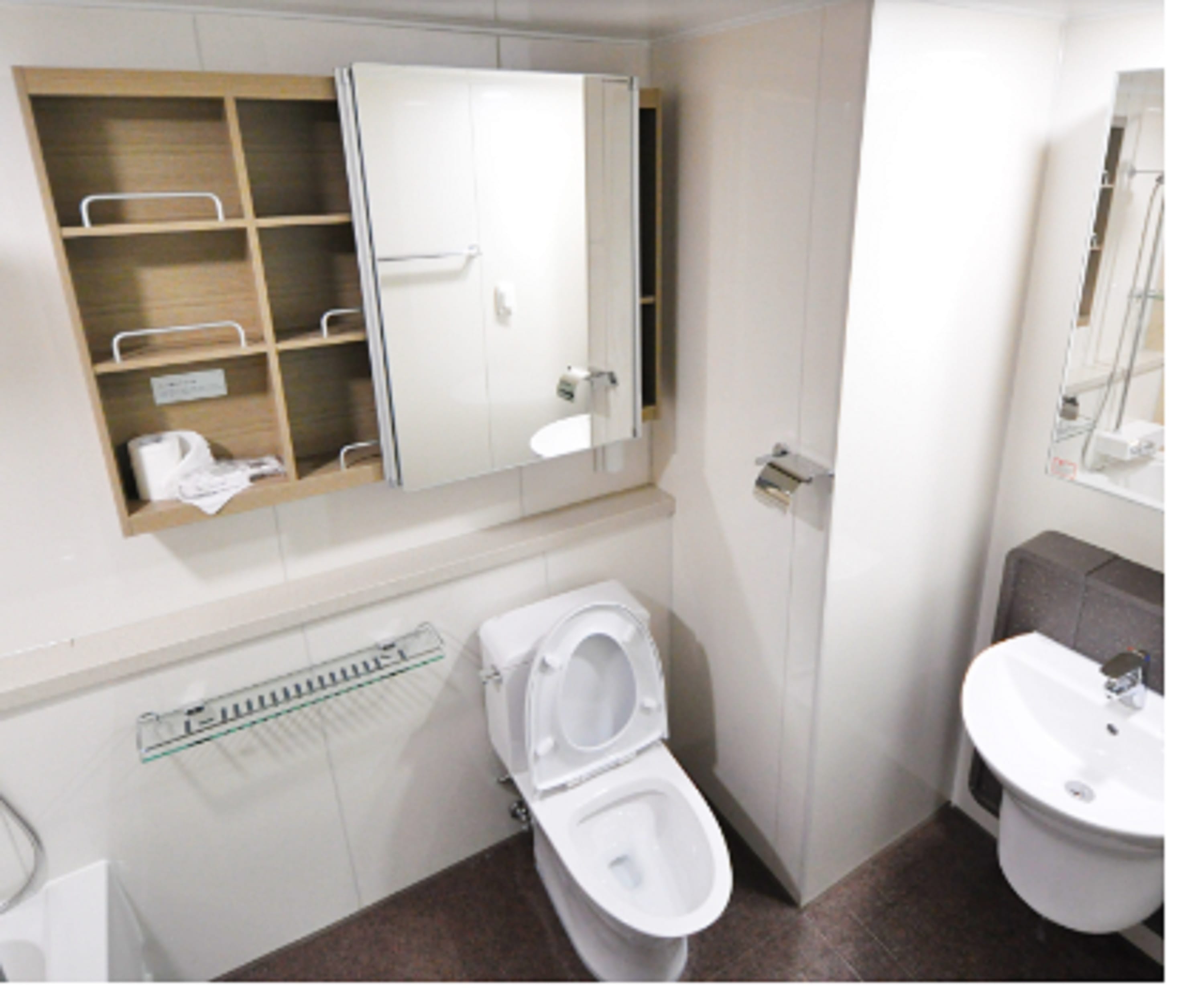 CLAYTAN 1P TOILET C1655SQSCD04T WHITE 4/3 LITRE H70XW74XD20 CM