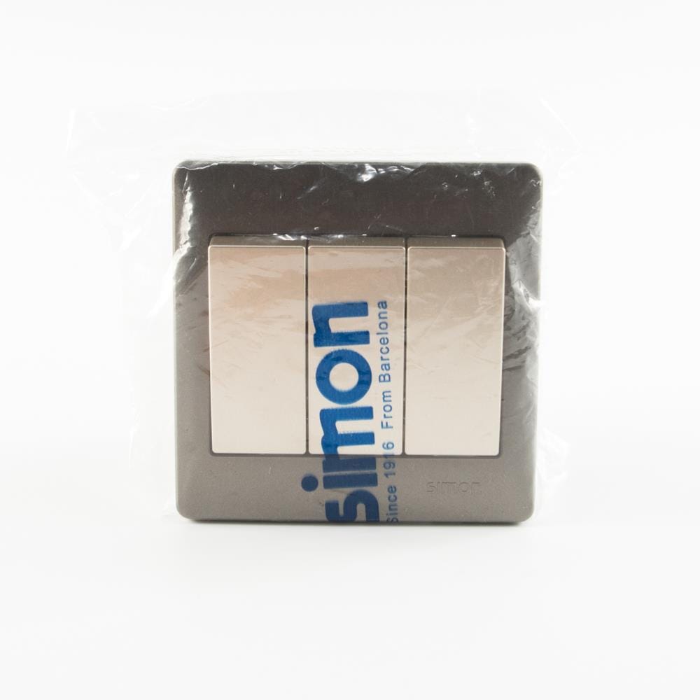 10A 3 GANG 1 WAY SWITCH SIMON 51031B CM