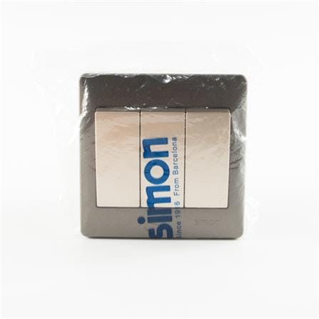 10A 3 GANG 1 WAY SWITCH SIMON 51031B CM