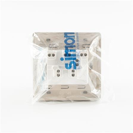 10A 3 GANG 1 WAY SWITCH SIMON 51031B CM