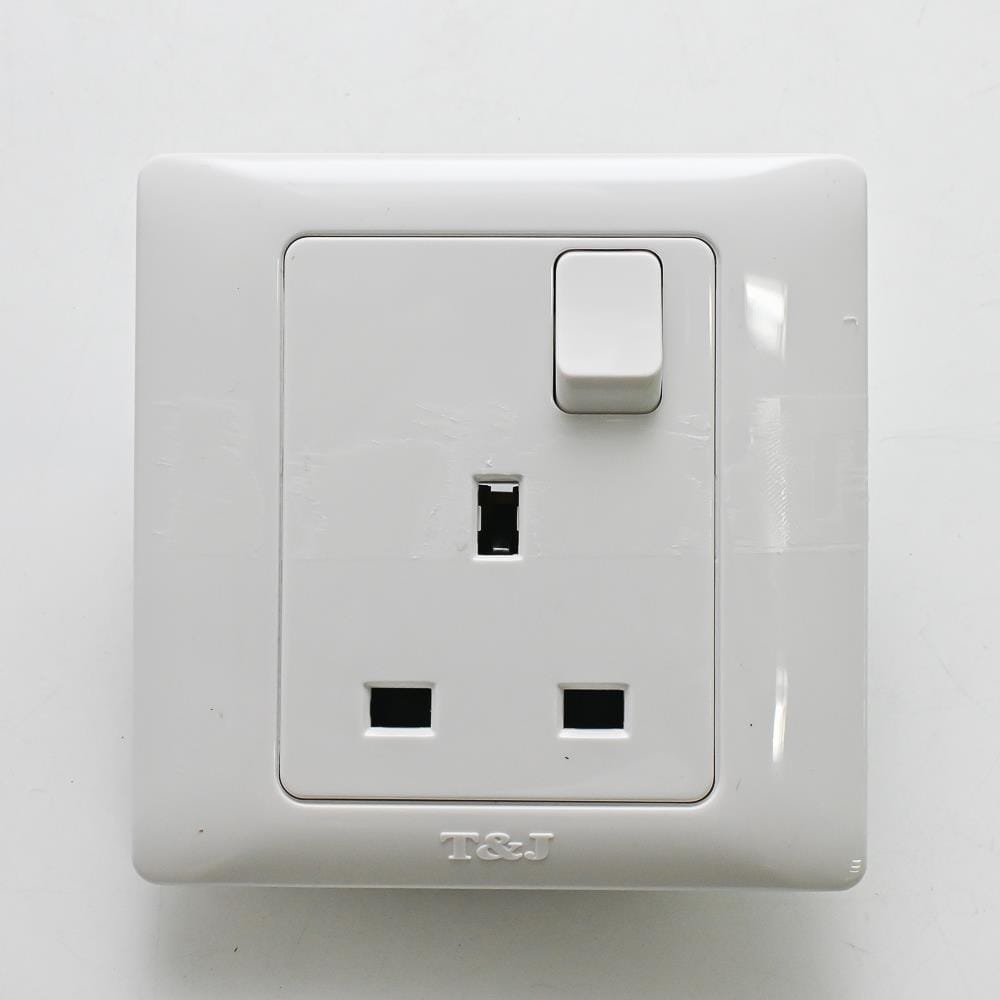 13A 1G SWITCH SOCKET K8613S-D WHITE T&J