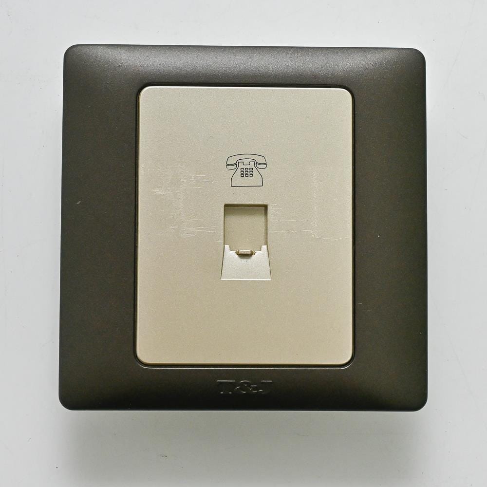 1GANG TELEPHONE OUTLET (RJ11) CAT3 T&J K801-4TU-PSST
