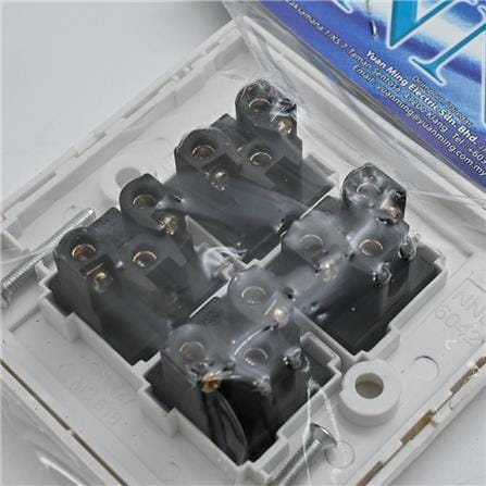 10A 4 GANG 2 WAY SWITCH 2042/6042 NNE