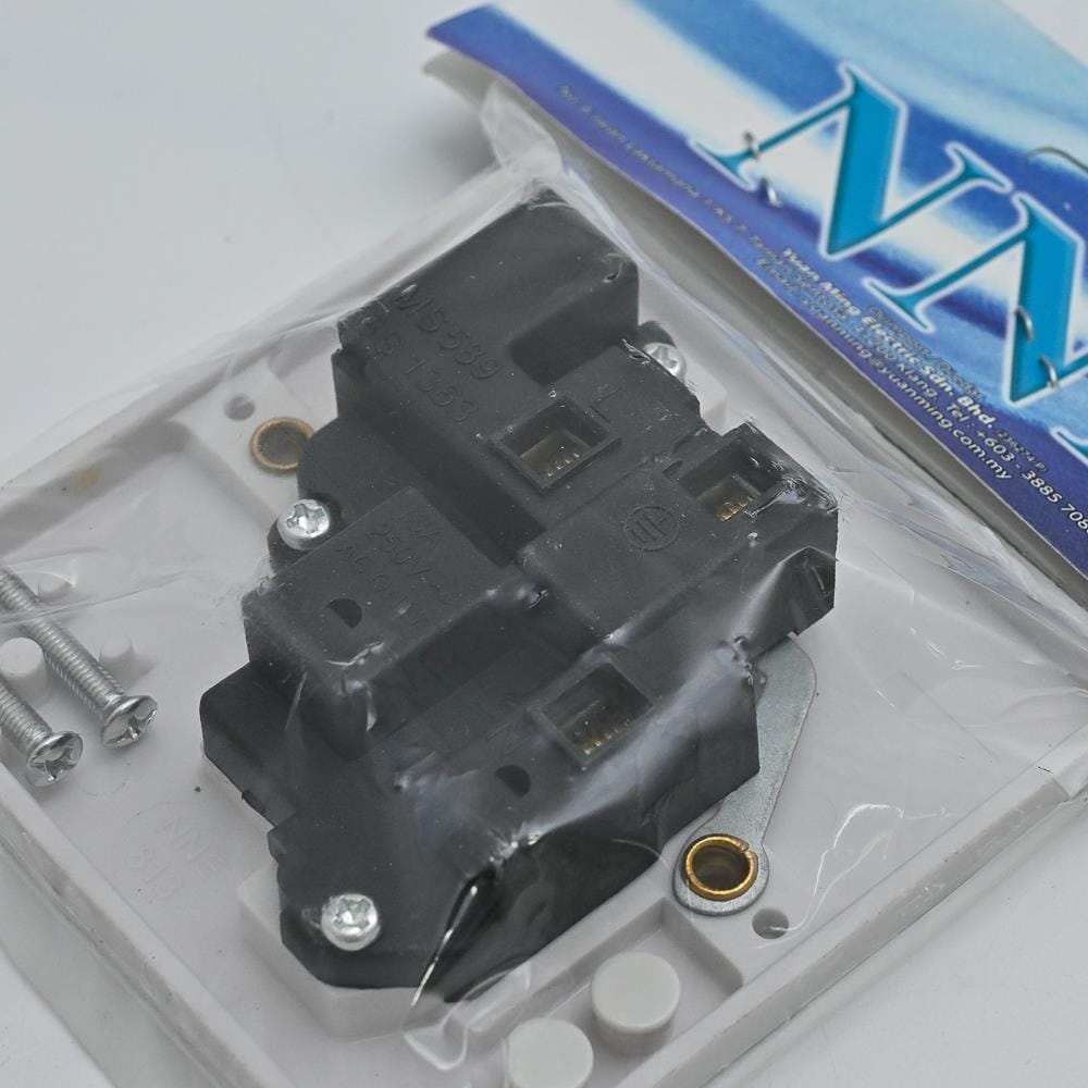 13A 1G FLUSH SWITCH SOCKET OUTLET 813/S NNE