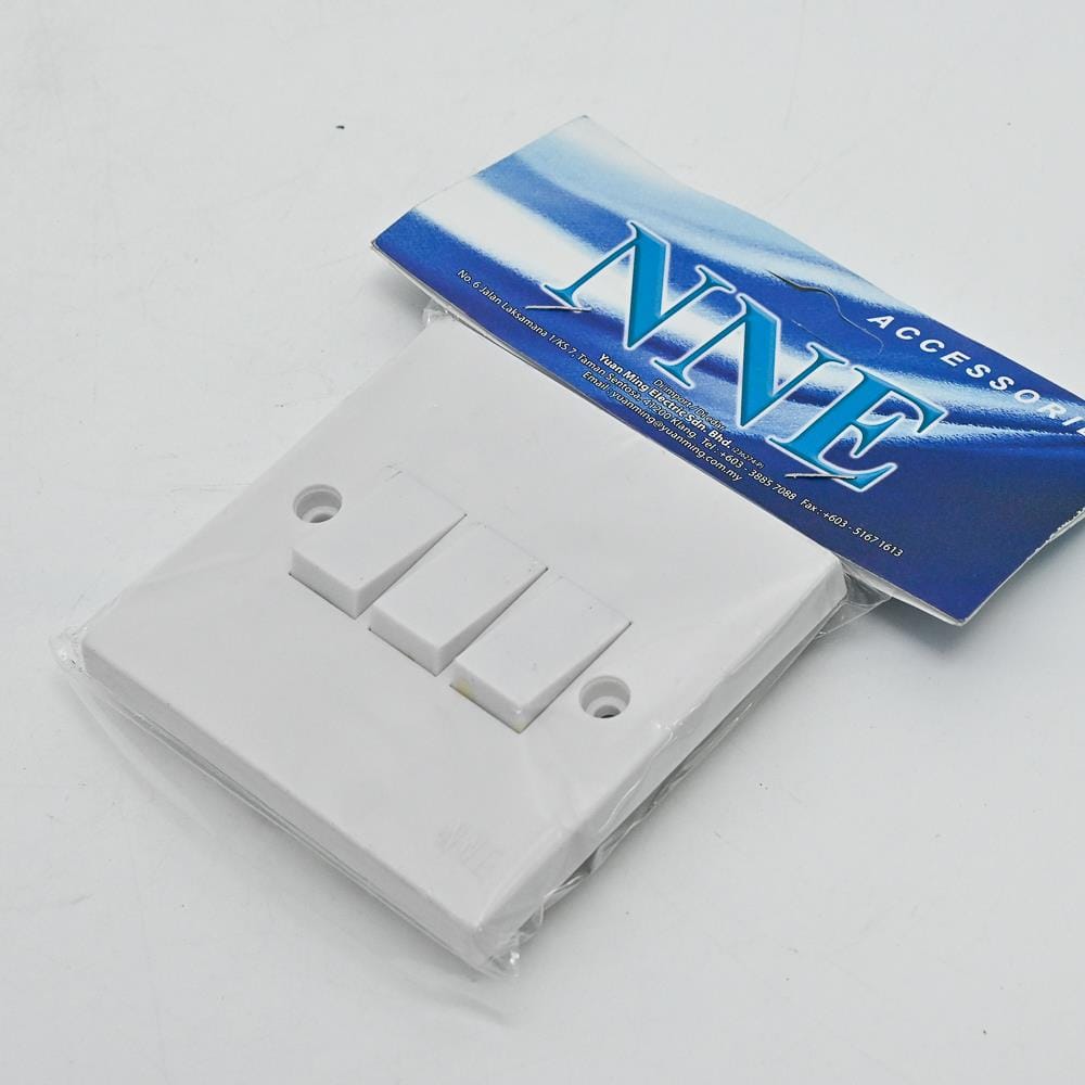 3GANG 2 WAY FLUSH OUTLET SWITCH NNE 803/2