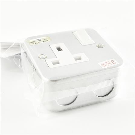 13A 1G METALCLAD SWITCH SOCKET OUTLET 9499 NNE