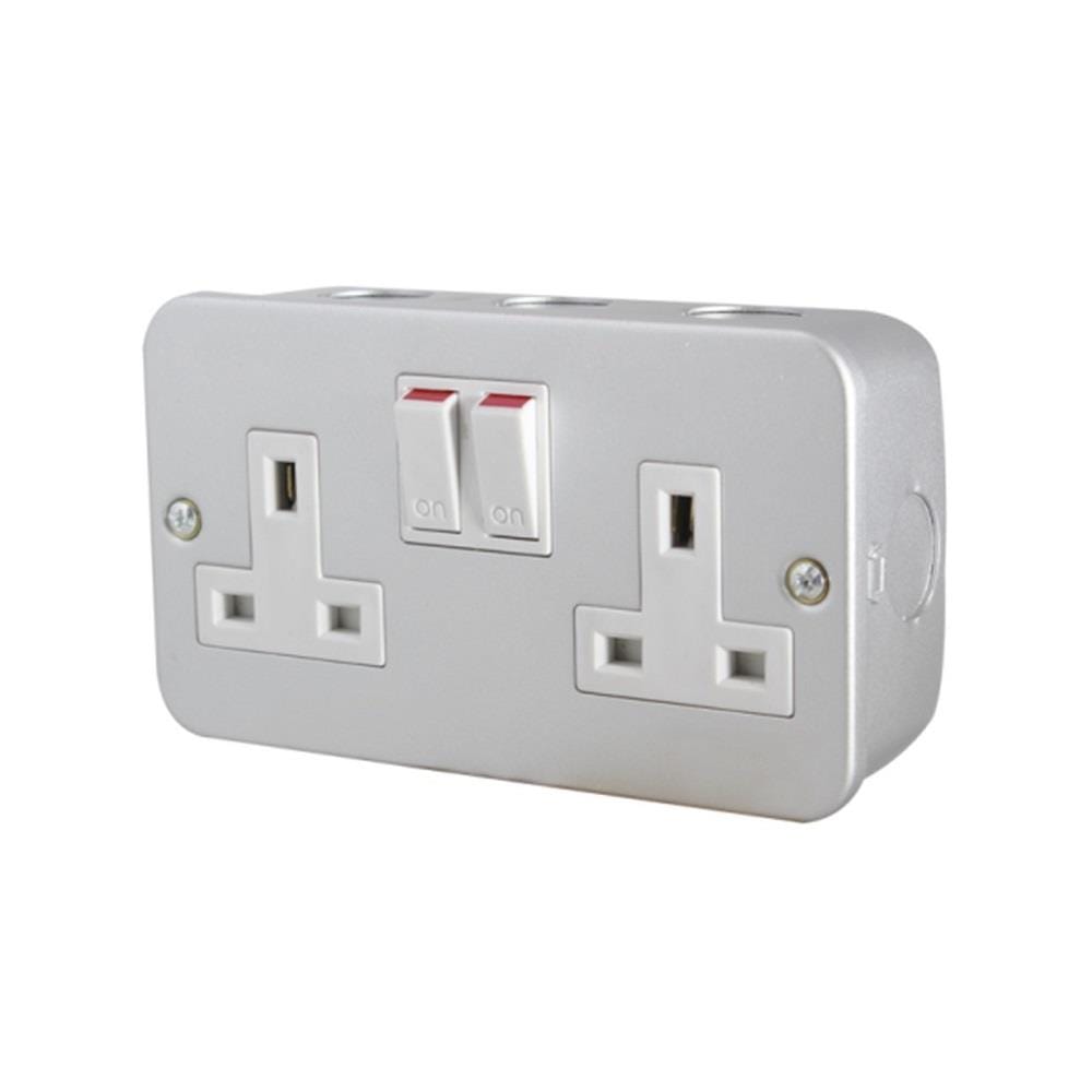 NNE 13A 2G METALCLAD SWITCH SOCKET OUTLET 9498