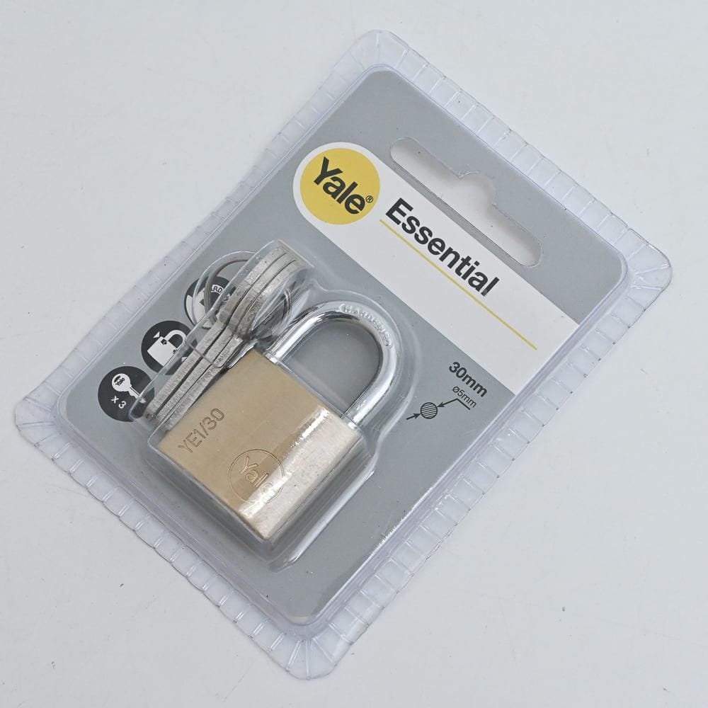 YALE 30MM ESSENTIAL STANDARD SHACKLE PADLOCK YE1/30/115/1