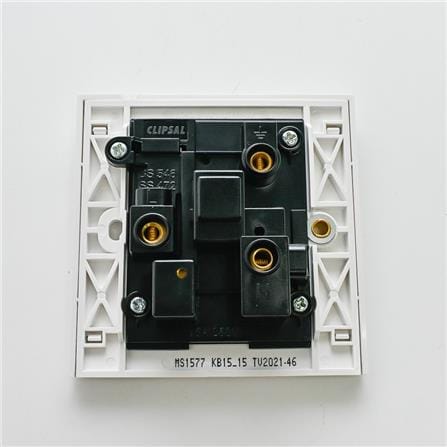 SCHNEIDER VIVACE 15A 250V 1 GANG SWITCHED SOCKET (SINGLE SOCKETS)  KB15/15