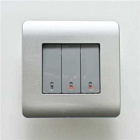 ZENCELO 3 GANG 1 WAY SWITCH SCHNEIDER SILVER SATIN
