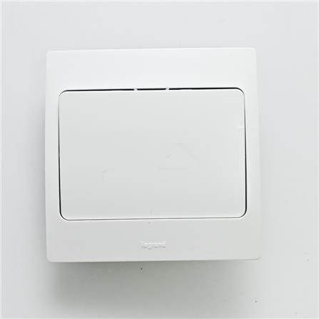 LEGRAND SWITCH BIG ROCKER 1 GANG 2 WAY 281001 WHITE