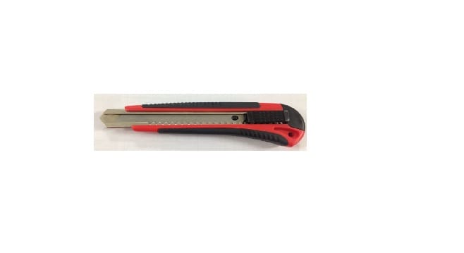 RETRACTABLE UTILITY KNIFE WITH PLASTIC HANDLE MATALL 18MM