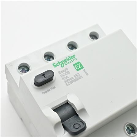SCHNEIDER RESIDUAL CURRENT CIRCUIT BREAKER 4 POLE 63A 300mA AC TYPE EZ9R66463