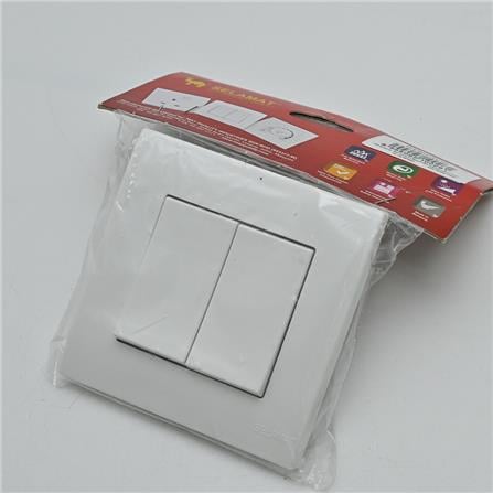 SELAMAT 10A 250V 2 GANG 1 WAY SWITCH MQ8102-1W WHITE