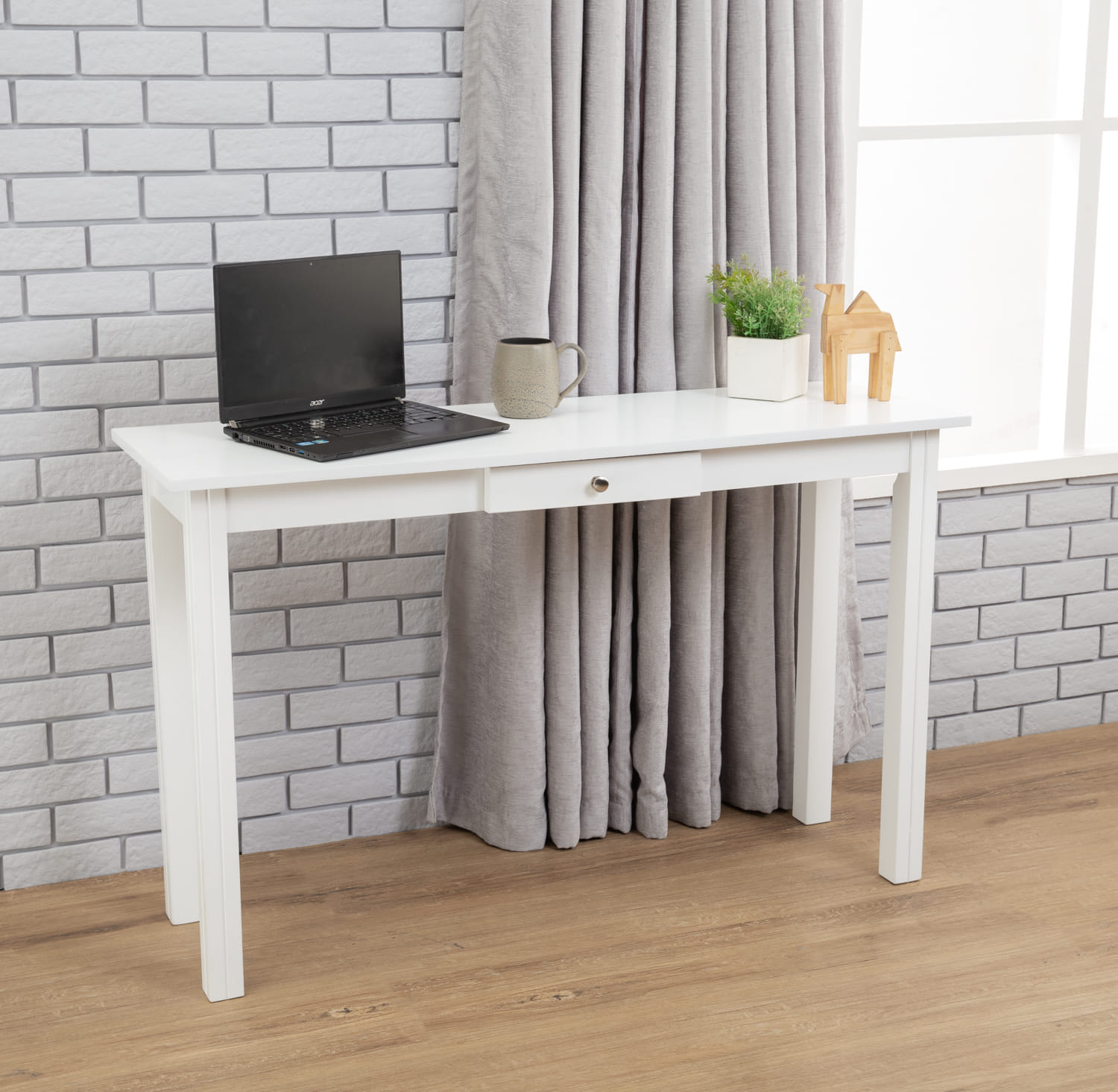NUHOOM NANCY CONSOLE TABLE WHITE 130