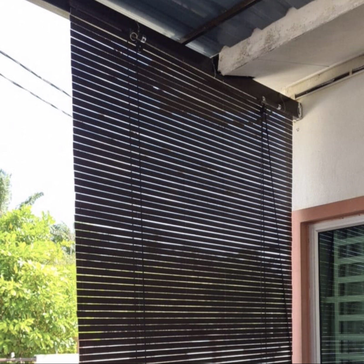 OUTDOOR WOODEN BLIND 6X7 FT V/B - WALNUT