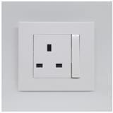 SWITCH SOCKET FLATPIN 1GANG 13A SIMON 301382B WHITE