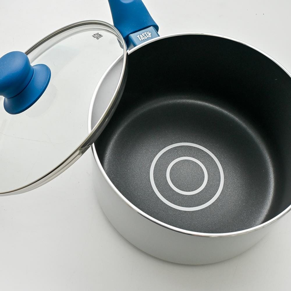 TASTY NON-STICK SAUCEPAN 20CM WITH GLASS LID & OIL DOSAGE SYSTEM 678547