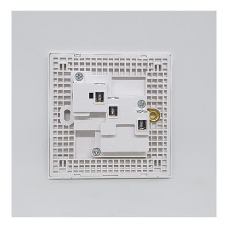 FLAT PIN SWITCH SOCKET 13A 1GANG SIMON E6 721382 WHITE