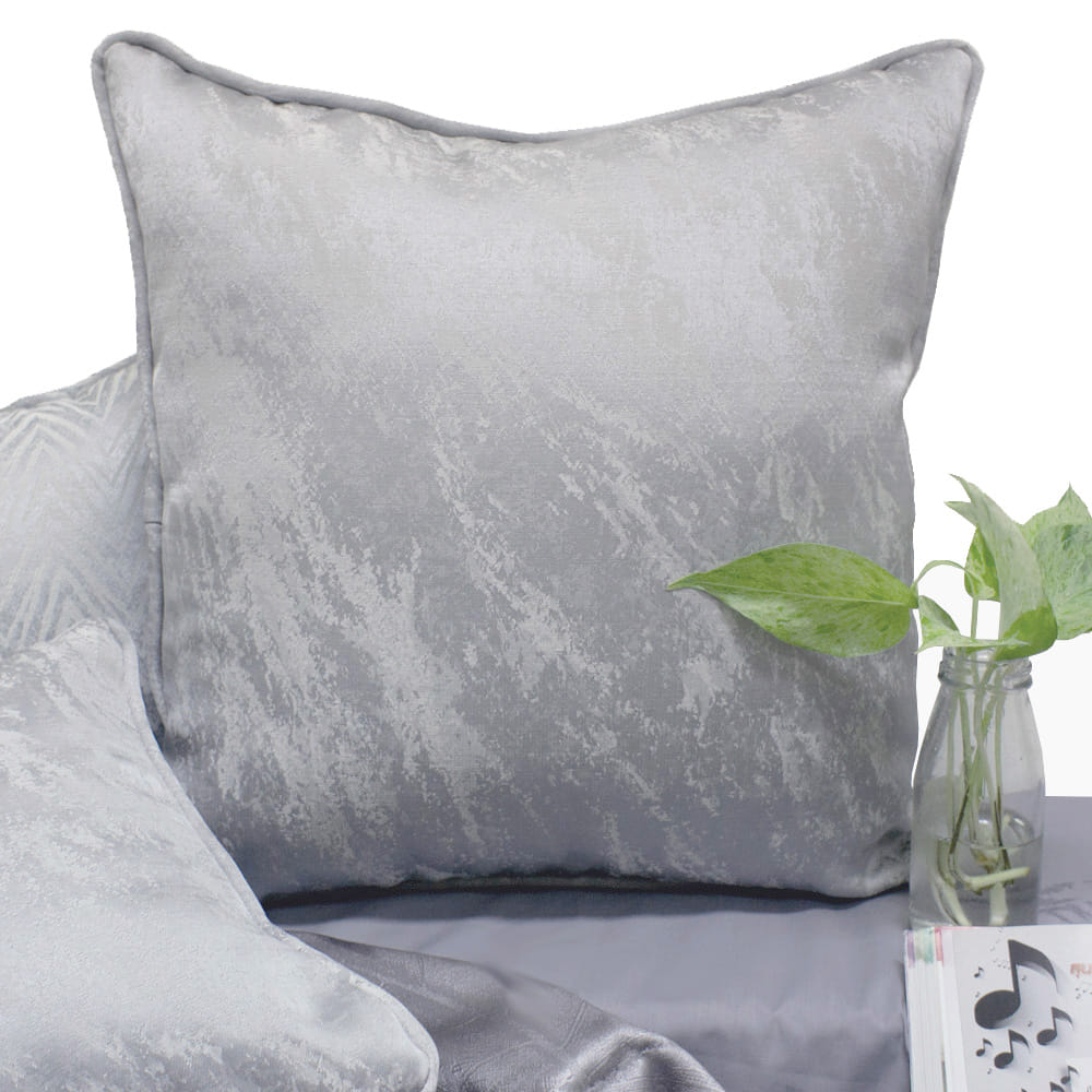 HLS CUSHION ZAYN 18X18 LIGHT GRAY