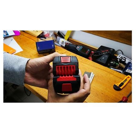 BOSCH 18V 4.0Ah PROCORE BATTERY