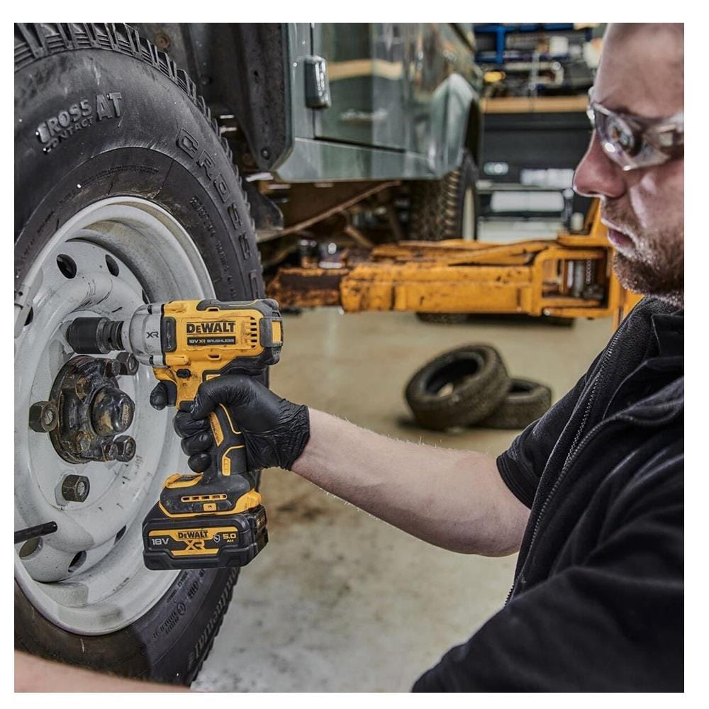 DEWALT CORDLESS 20V BRUSHLESS IMPACT WRENCH (2 X 5.0Ah BATTERY INCLUDED)