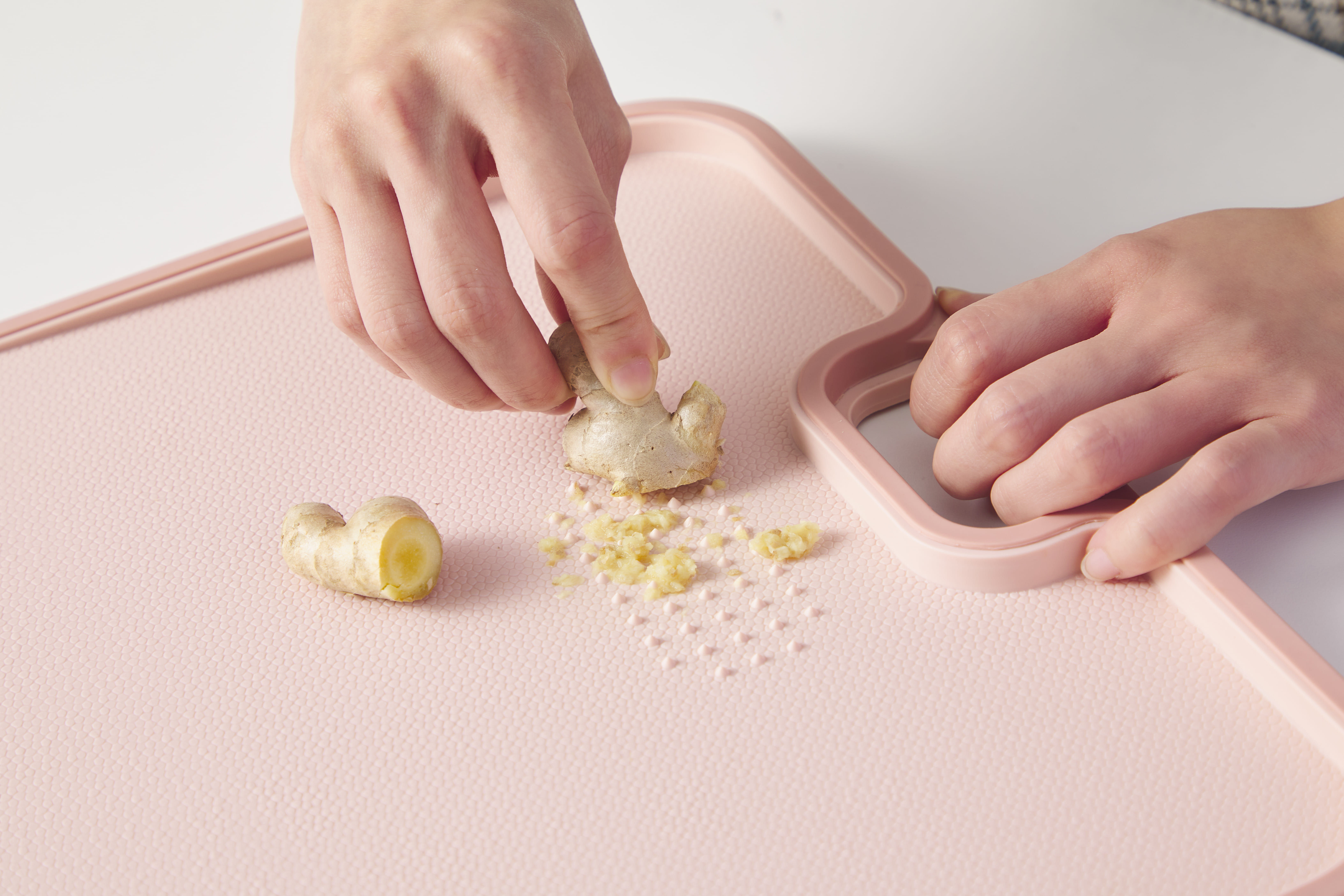 YOKO MULTIPURPOSE ANTIBACTERIAL CUTTING BOARD