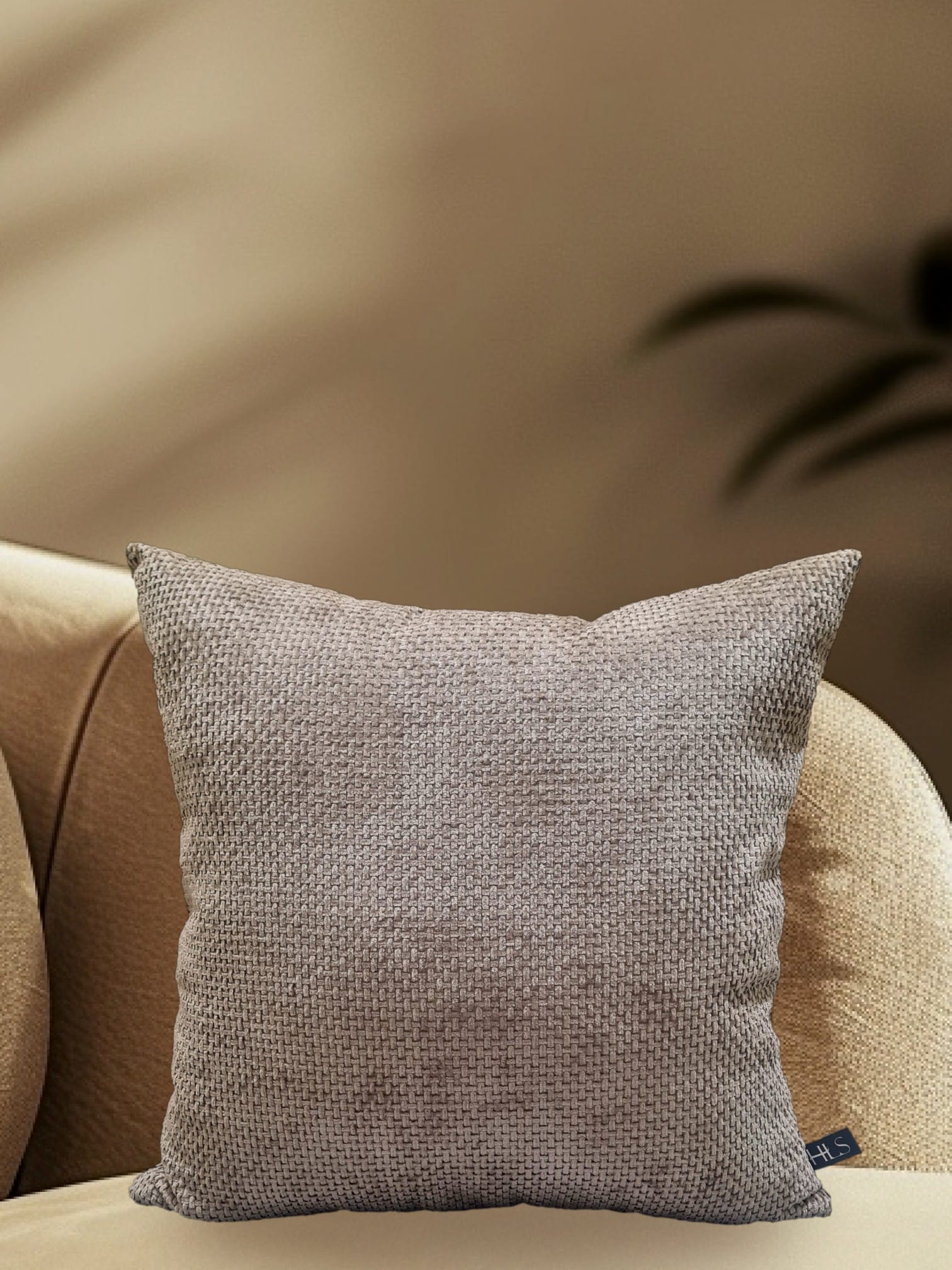 HOME LIVING STYLE CUSHION WEAVE 18X18INCH BROWN