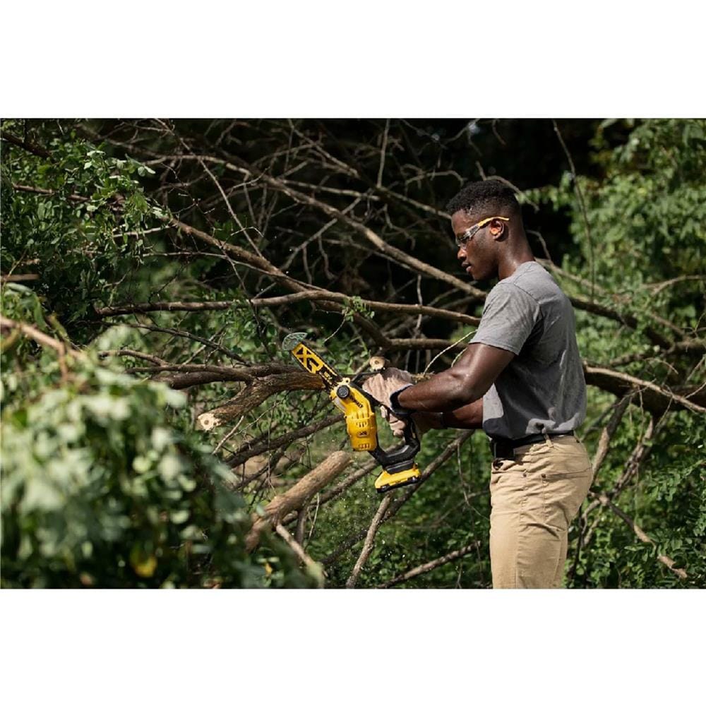 DEWALT 20V Max 8 INCH Pruning CHAINSAW DCMPS520N