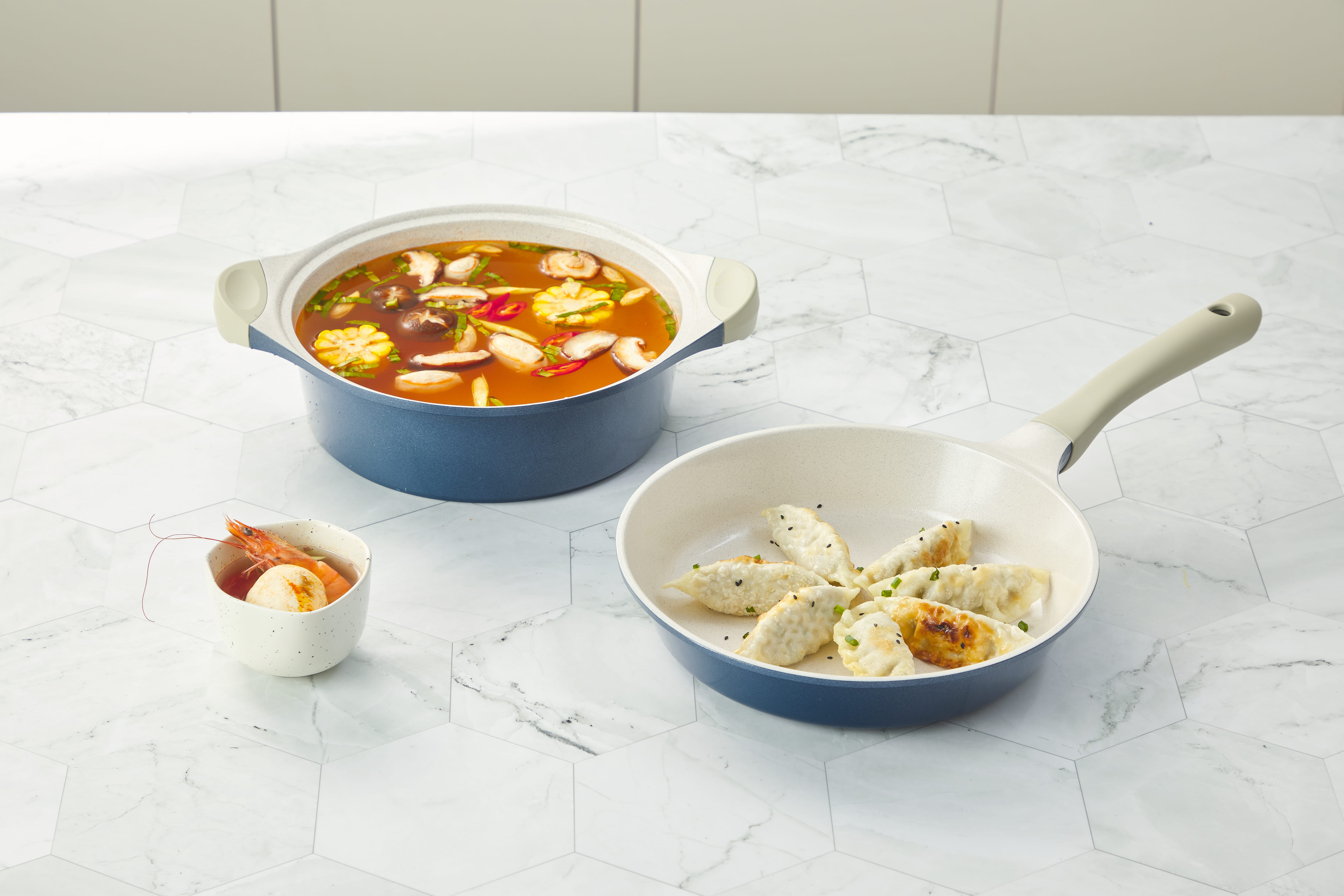 INOCHI OMI GREY MARBLE FRYING PAN 28CM